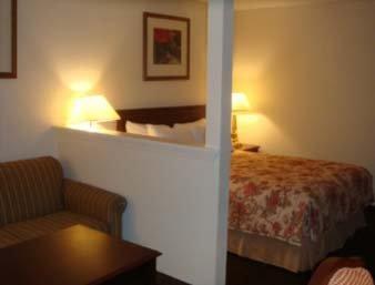 Rodeway Inn Montgomery Exterior photo