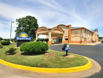 Rodeway Inn Montgomery Exterior photo